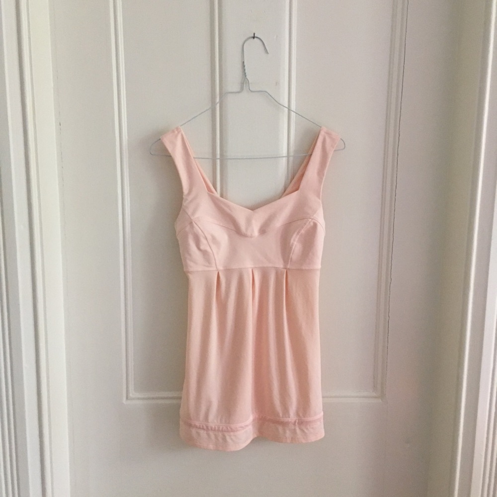 Lululemon tank in perfect condition